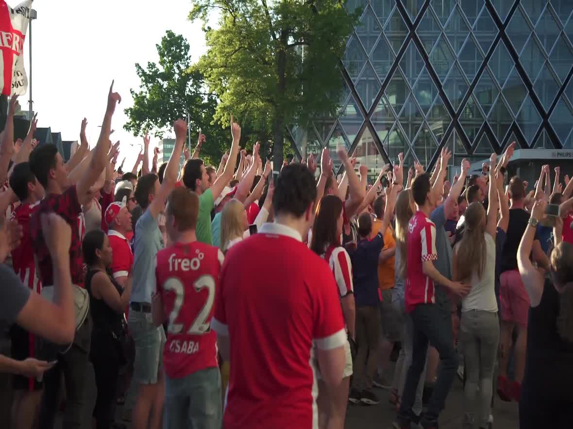 Uitzinnige PSV'ers vieren 23ste landstitel