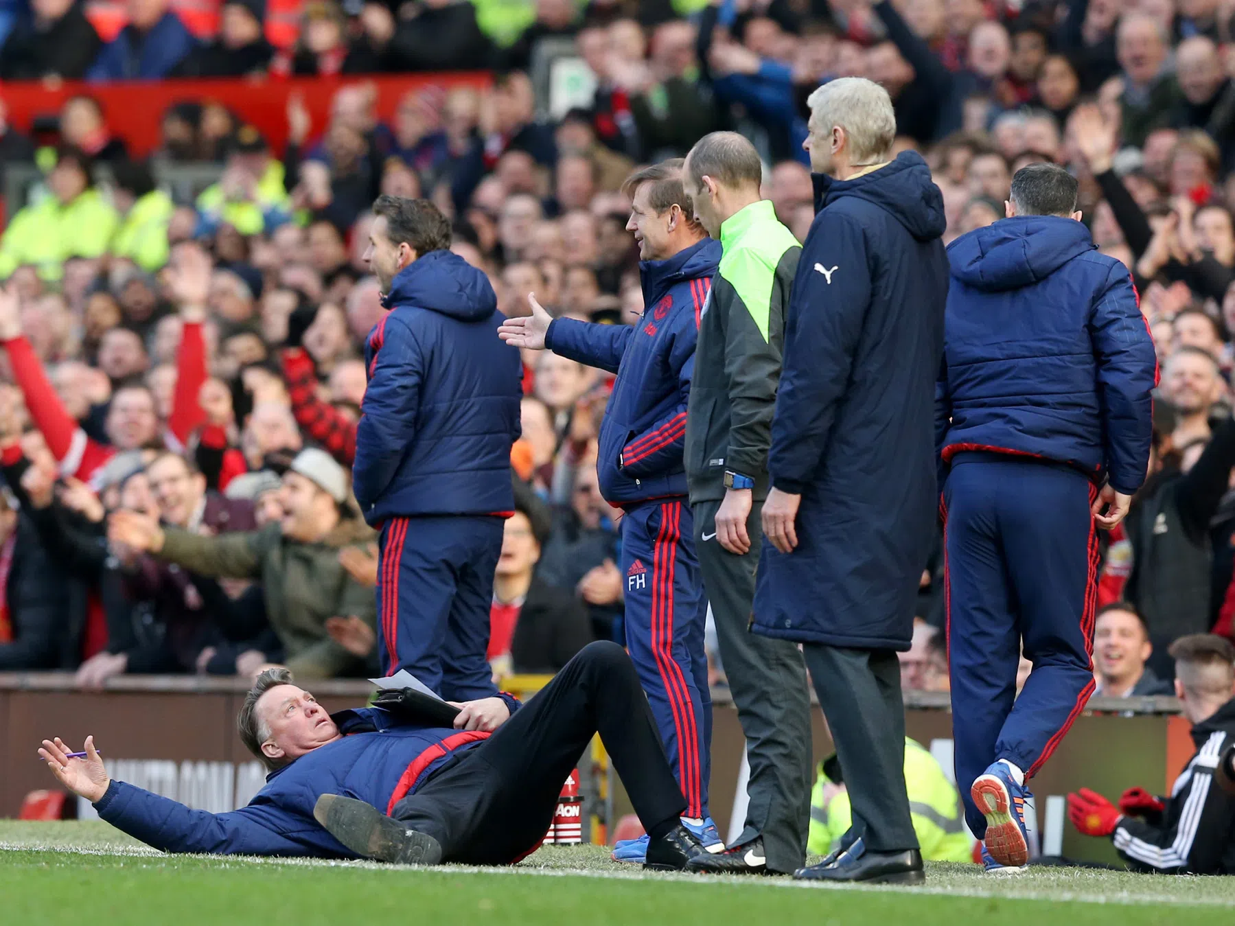 'Tweede seizoen van United onder Van Gaal is totaal mislukt'