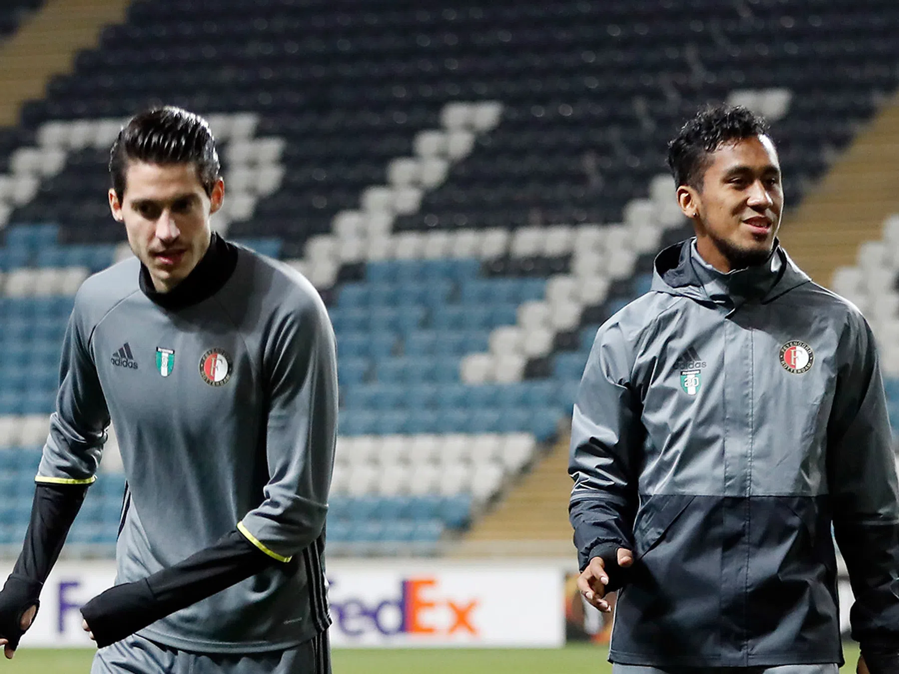 'Tapia en Vejinovic kostten zes miljoen en moeten er staan'