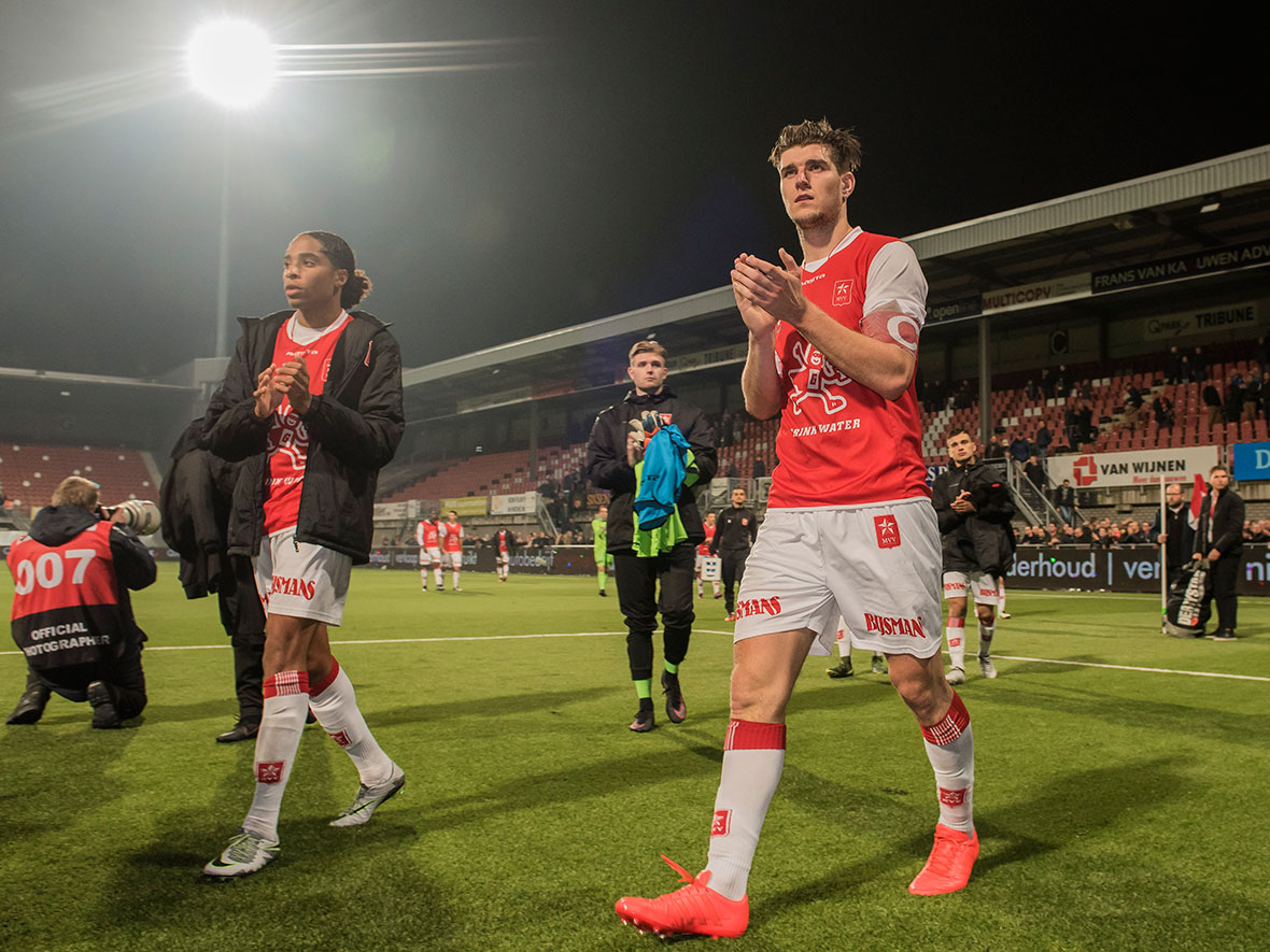 Jupiler League-magazine: alles in teken van Limburgse clash