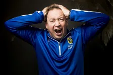 Thumbnail for article: Slutsky maakt van ijsberen een sport: 'De bank is voor mij een elektrische stoel'