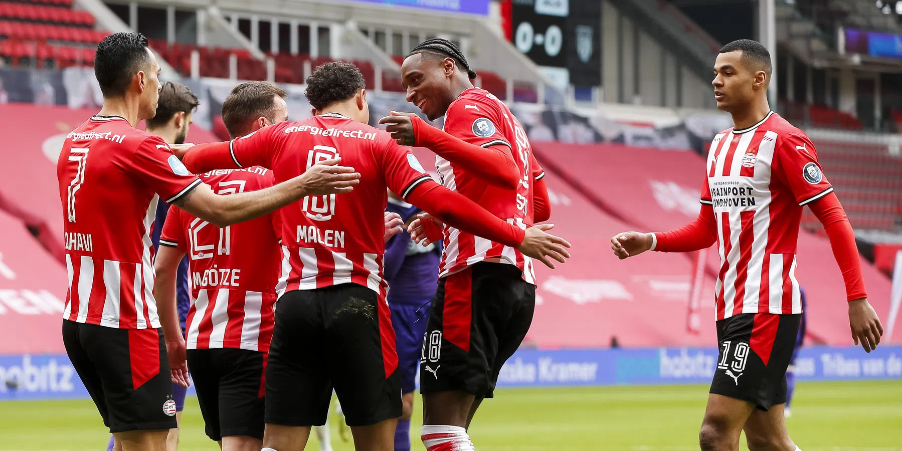 Steunpilaar in Eindhoven: de zegeltjesmiljardair van PSV
