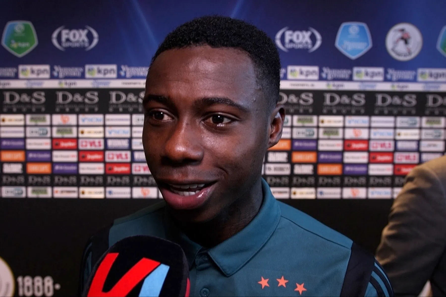 Promes onder indruk van teamgenoten bij Ajax: 'Zoveel creativiteit'