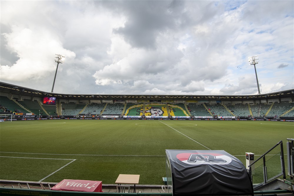 United huiverig voor 'plastic veld' in aanloop naar duel met AZ
