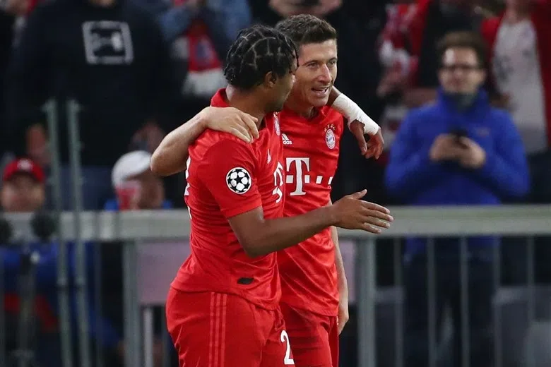 Onnavolgbare Lewandowski en Gnabry slaan Tottenham knock-out