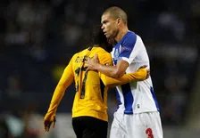 Thumbnail for article: Duel met veelzijdig Porto vormt ultieme vuurproef voor Stam en Feyenoord