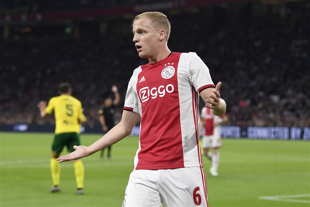 Van de Beek zet streep door winters vertrek bij Ajax