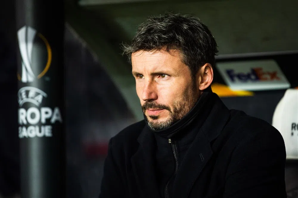 Van Bommel kritisch na zege PSV: 'Moeten het zakelijk uitspelen'