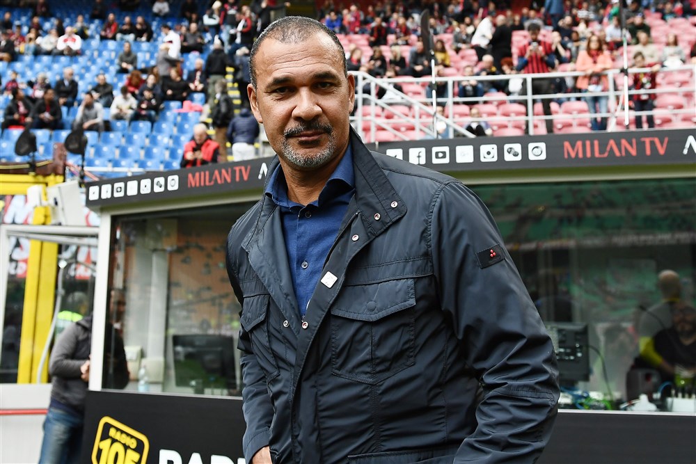 Gullit doet mee aan World Smile Day, absurde statistiek in Tweede Bundesliga