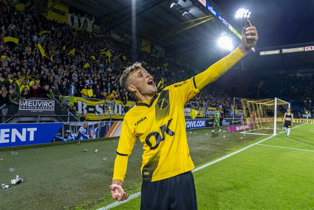 Goudhaantje Van Hooijdonk knalt NAC naar eerste periodetitel