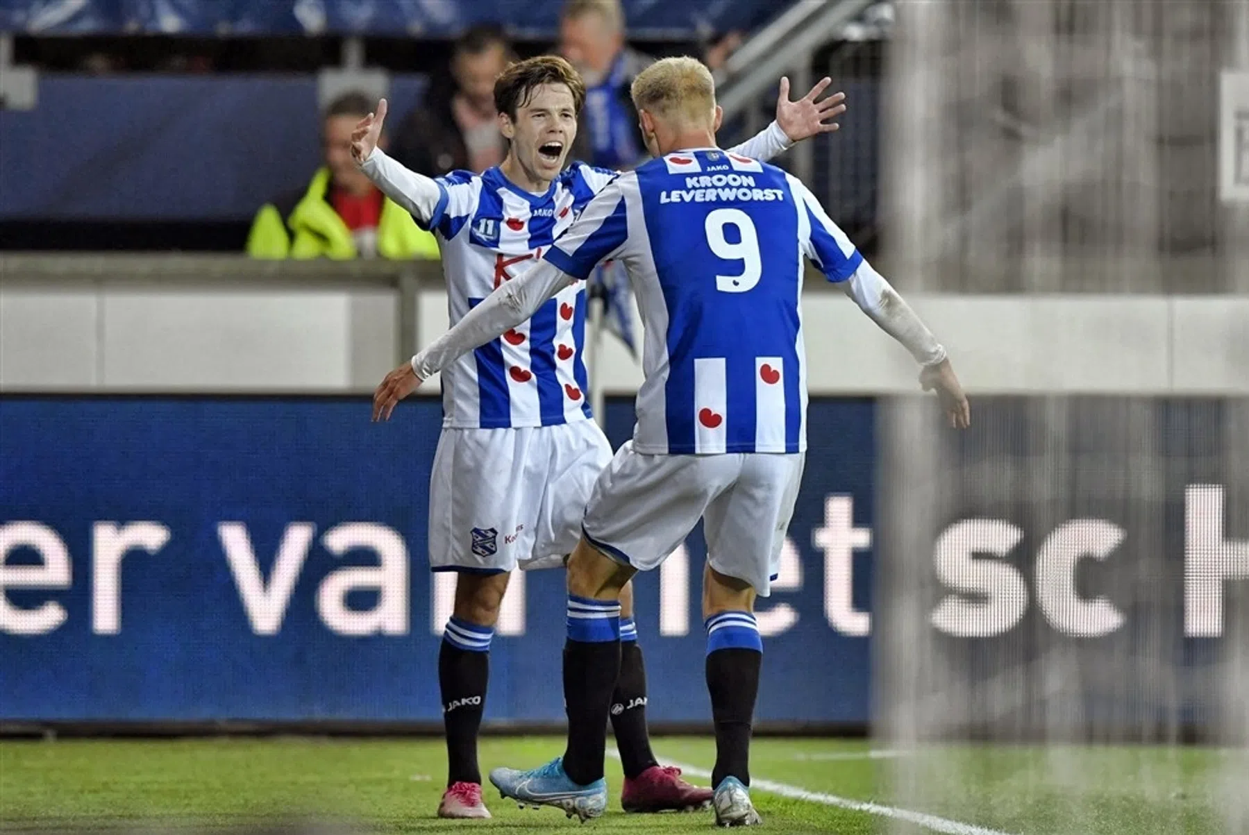 Van Bergen brengt na vijf maanden weer vreugde in Heerenveen