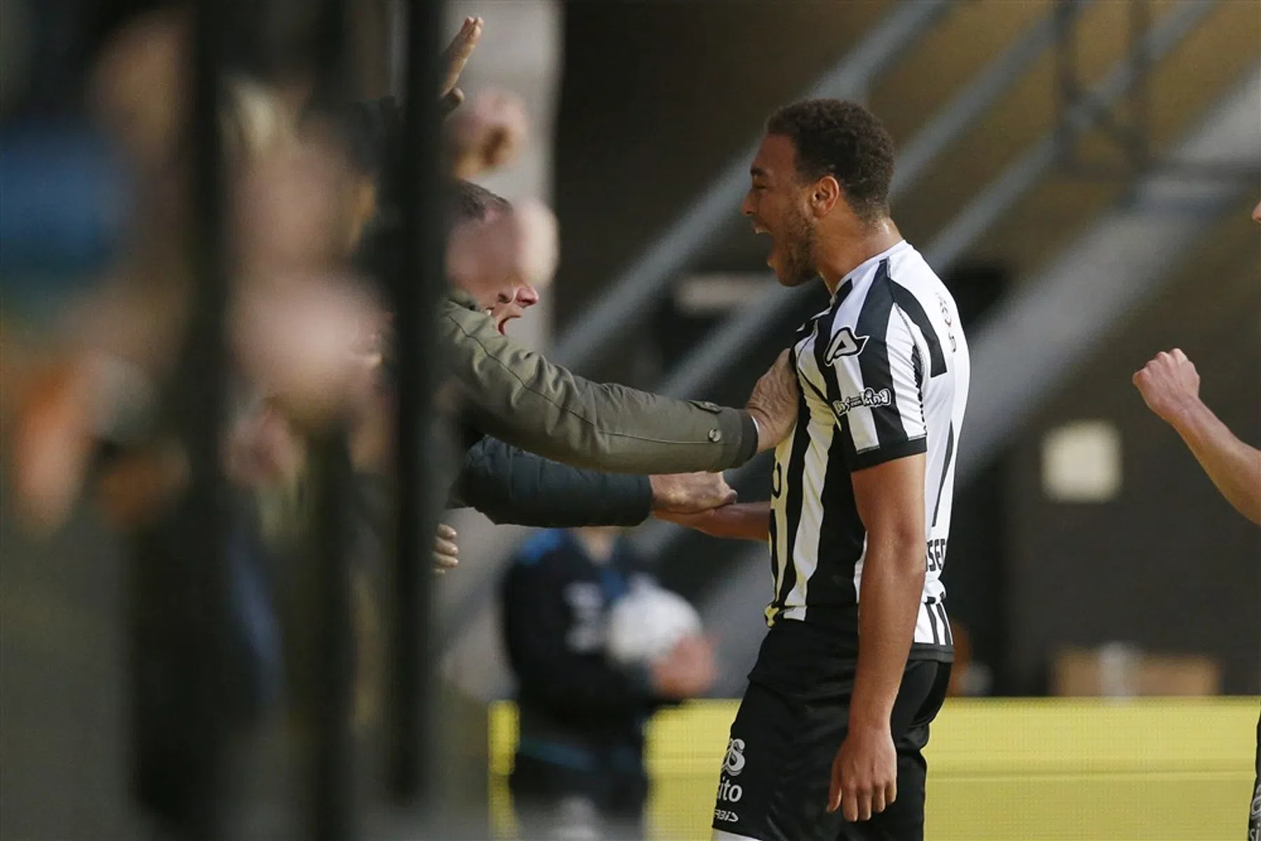 Heracles nadert topvijf dankzij Dessers en geklungel Emmen