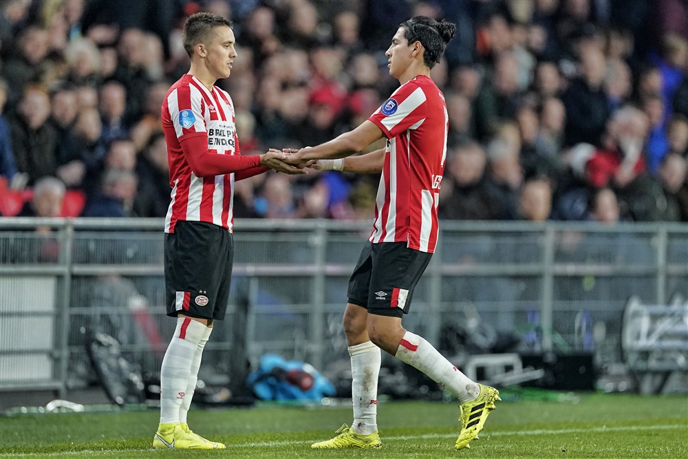 Thomas kan geluk niet op na PSV-debuut: 'Fijn dat de trainer zo veel vertrouwen geeft'