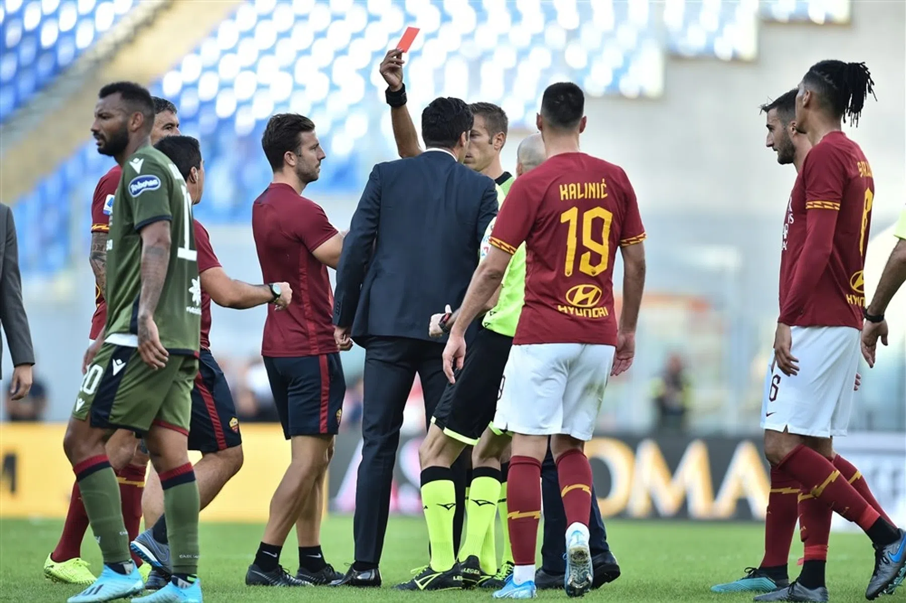 Stoppen slaan door bij AS Roma: 'In Engeland lachen ze ons uit'