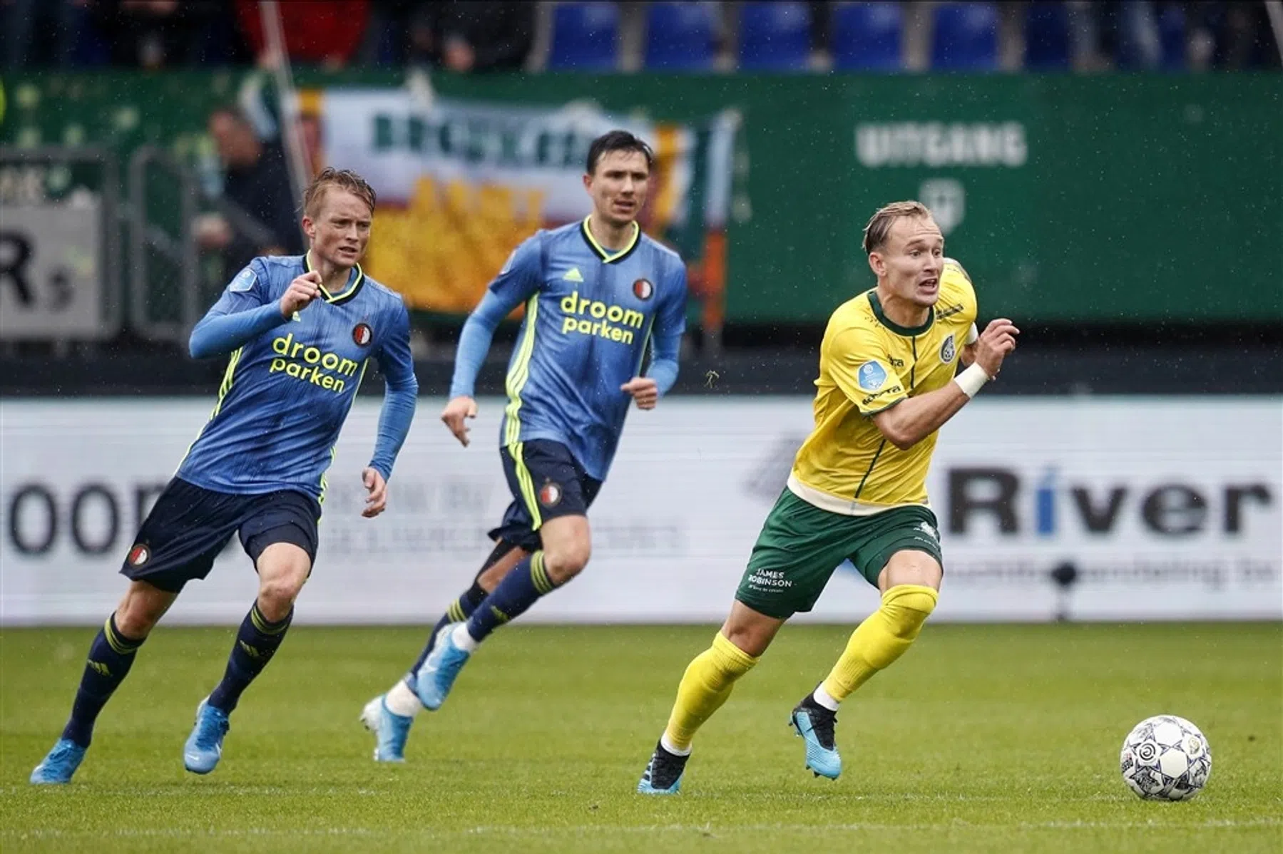 'Feyenoord lijkt bij de eerste tegenslag in los zand te veranderen'