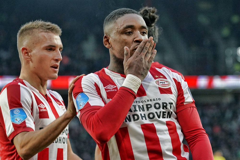 Bergwijn eindelijk in de spotlights bij PSV-eerbetoon aan Ihattaren