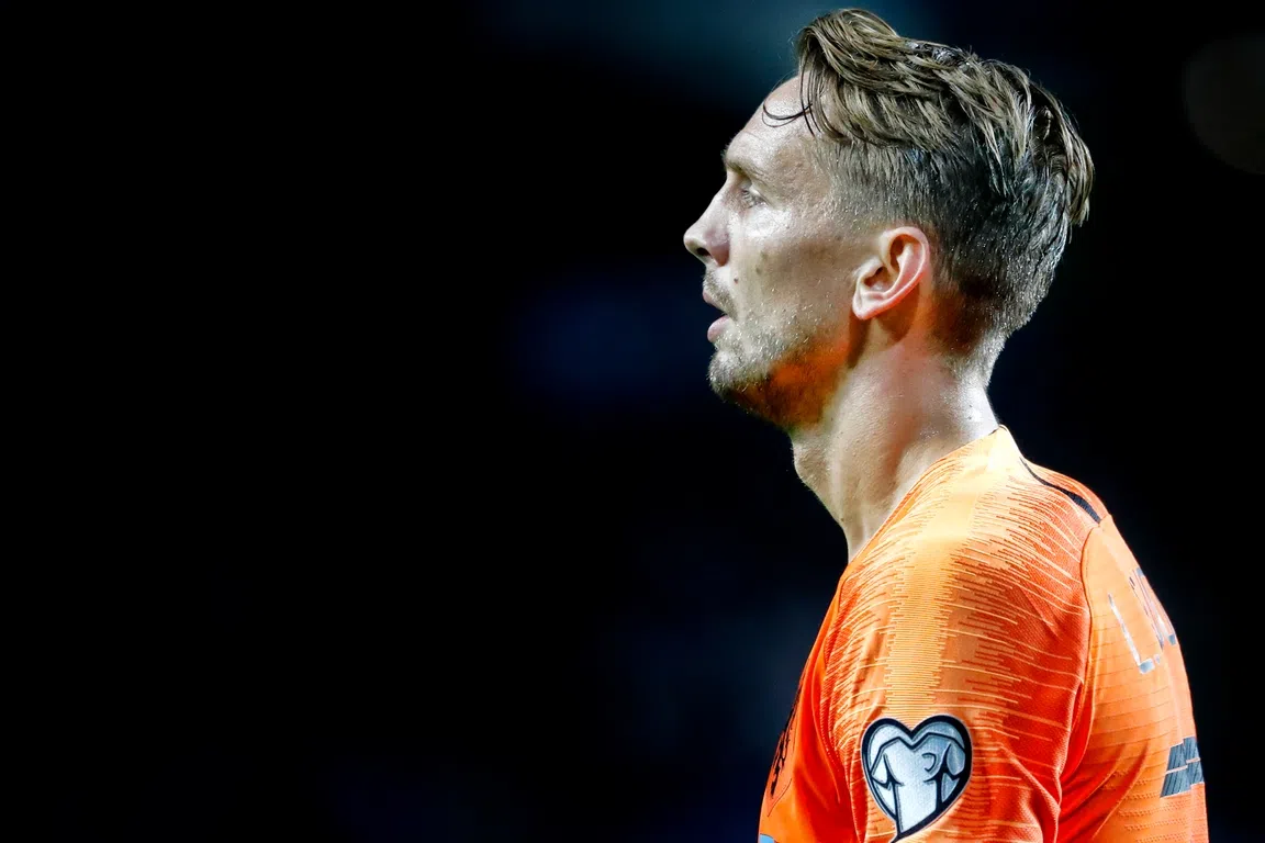 Koeman legt uit waarom hij Luuk de Jong boven Weghorst verkiest