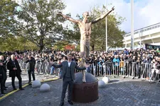 Thumbnail for article: De immer bescheiden Zlatan vergelijkt zichzelf met het Vrijheidsbeeld