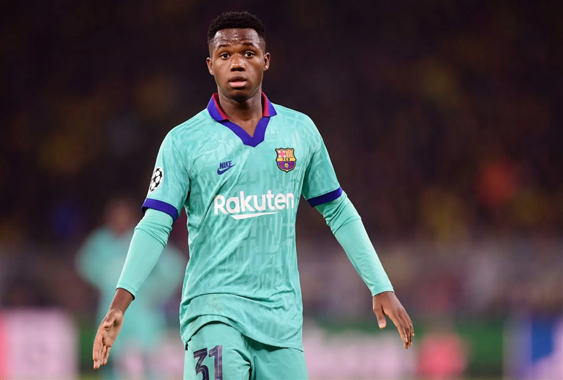 Barça-parel Fati hijst zich voor het eerst in Spaans shirt