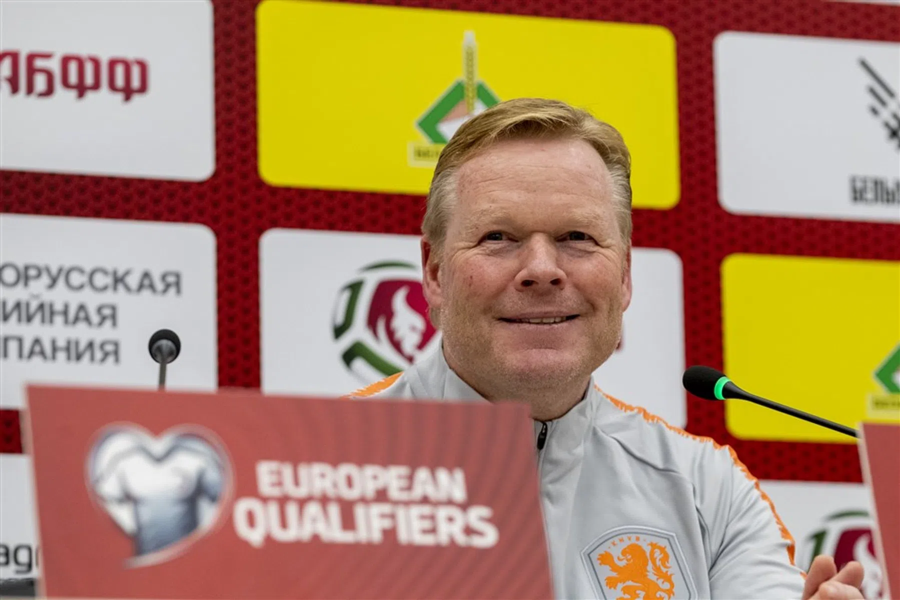 Koeman overweegt opstelling Oranje aan te passen in Wit-Rusland