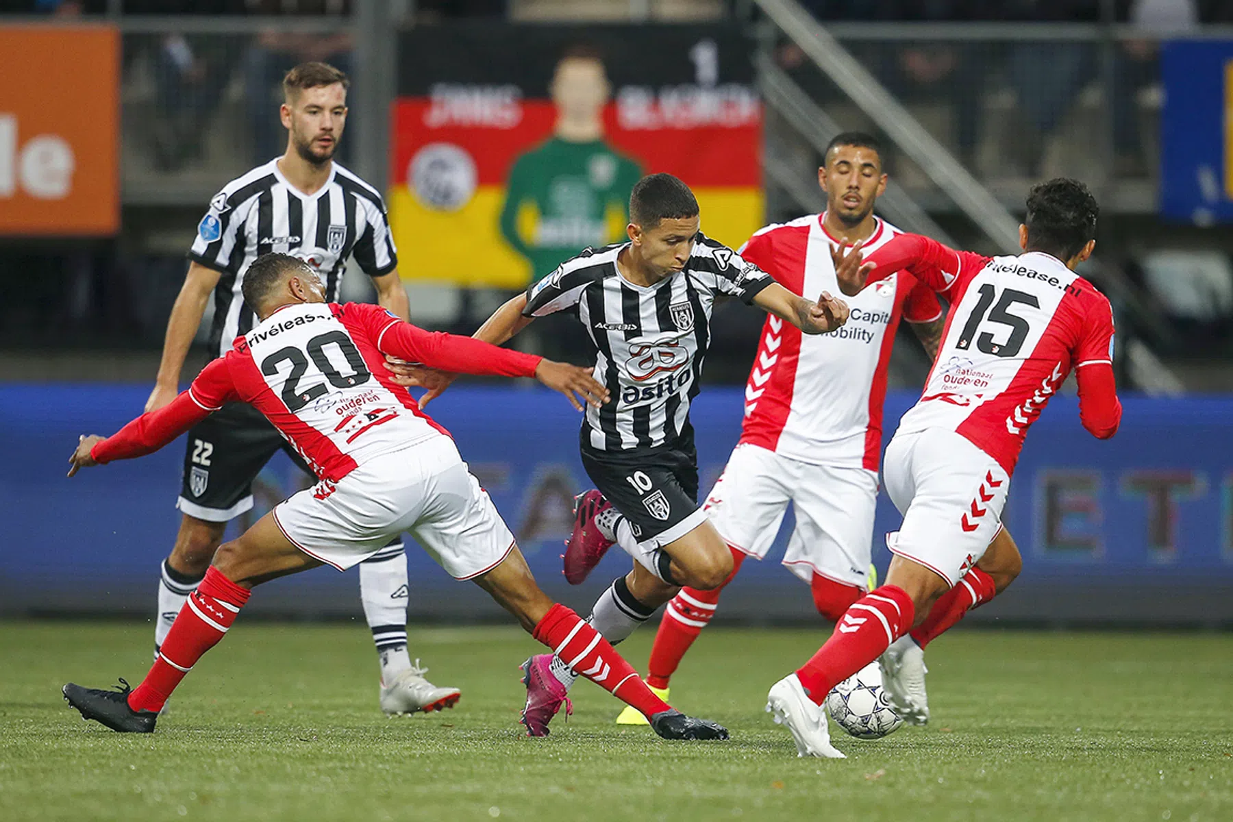 Straatvoetballer Mauro Júnior wil Van Bommel én bondscoach overtuigen