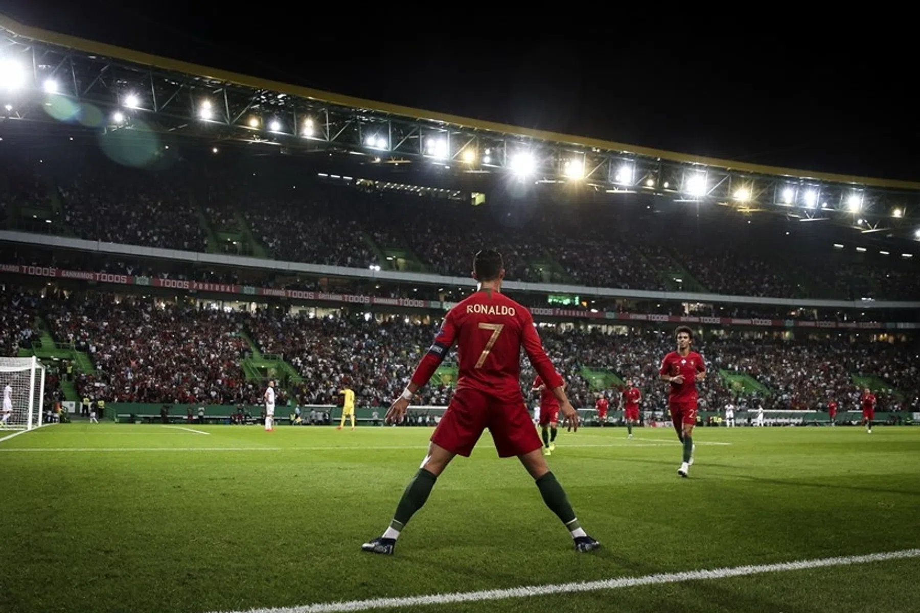 Ronaldo-feest in Lissabon: beauty, grandioze cijfers en zéér speciaal eerbetoon
