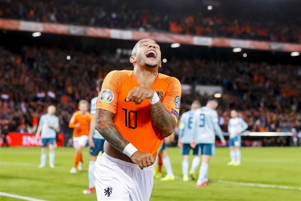 Oranje blijft UEFA-ranking domineren, Memphis stoot De Jong van kop