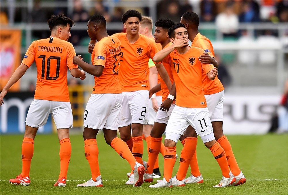 Ajax hofleverancier Oranje Onder-18 voor WK in Brazilië