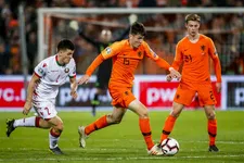Thumbnail for article: 'Ja, Frenkie… Als Messi en Ronaldo op je stemmen, weet je dat hij goed is'
