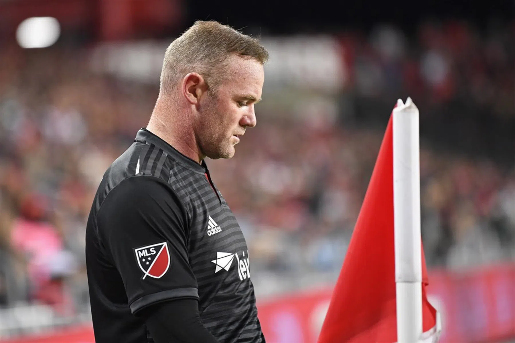 'Big plus' Rooney druipt gefrustreerd af: geen afscheid in stijl