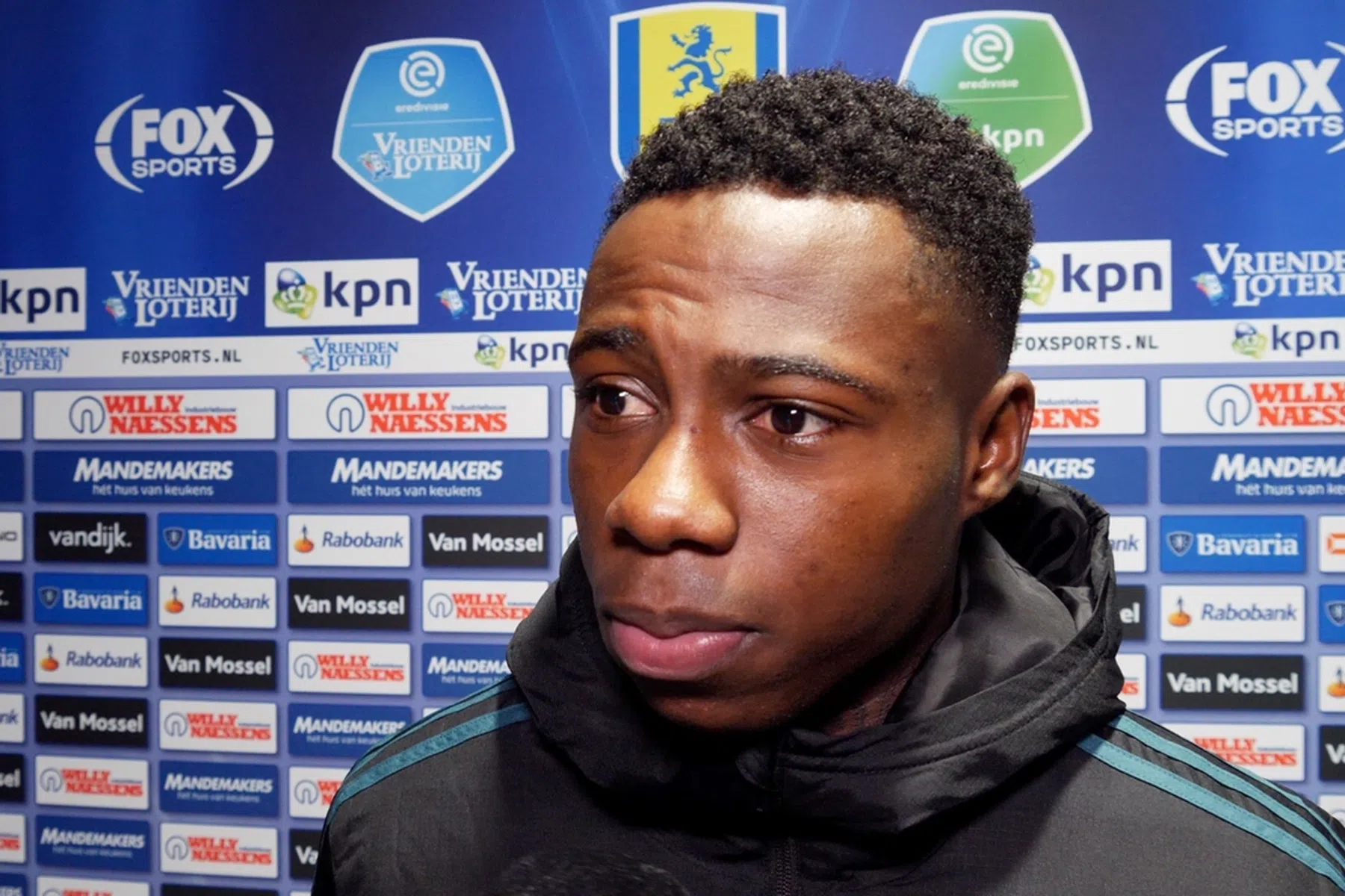 Promes: 'In de rust ging het er hard aan toe in de kleedkamer'