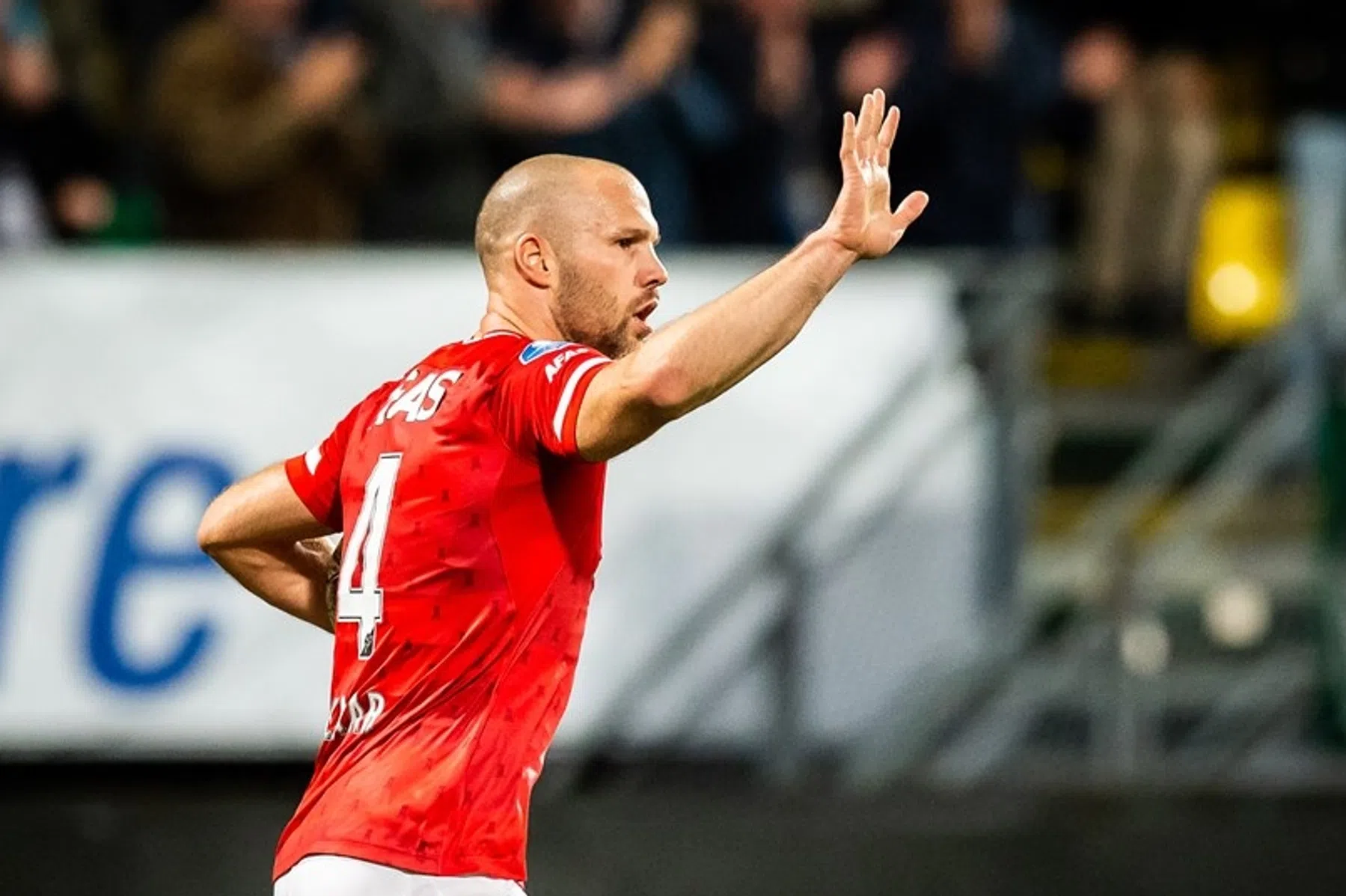 Ajax grossiert in balverlies, Vlaar vaak betrokken bij AZ-goals 