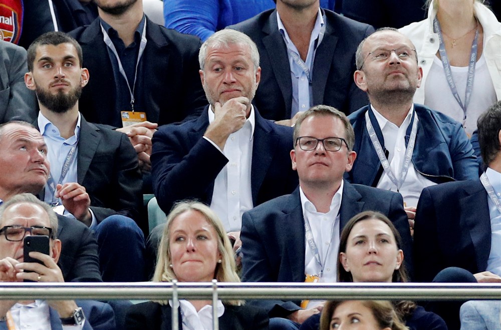 'Door transferban kun je niet zien wat Abramovich wil met Chelsea'