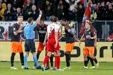 Thumbnail for article: Tussenbalans in Eindhoven: PSV zoekt nu nog houvast mét bal