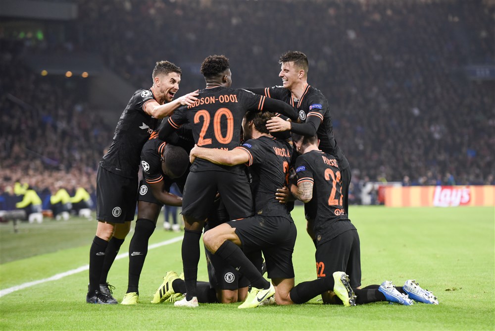 Engelse media genieten van Chelsea: 'Dit is van een ander niveau'