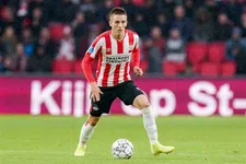 Thumbnail for article: Wéér VAR-rood voor PSV: basisdebuut om snel te vergeten voor Thomas