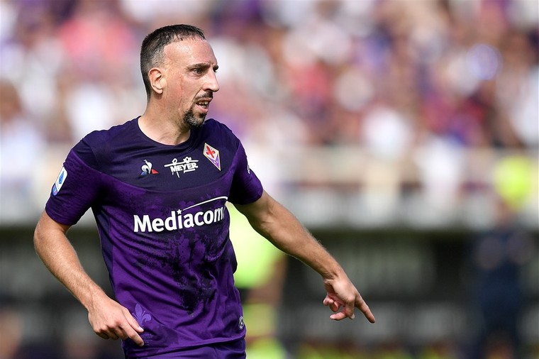 Ribéry komt goed weg met schorsing na duwen scheidsrechter