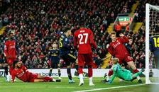 Thumbnail for article: Anfield-debuut Van den Berg mondt uit in krankzinnig voetbalspektakel