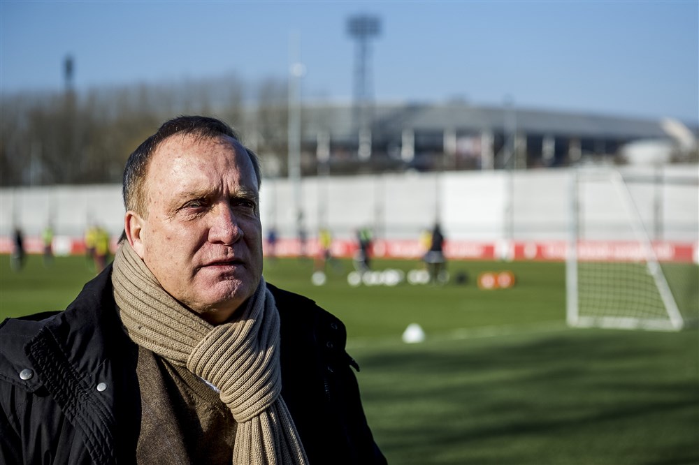 Advocaat leidt training Feyenoord: 'Dick was de enige kandidaat'