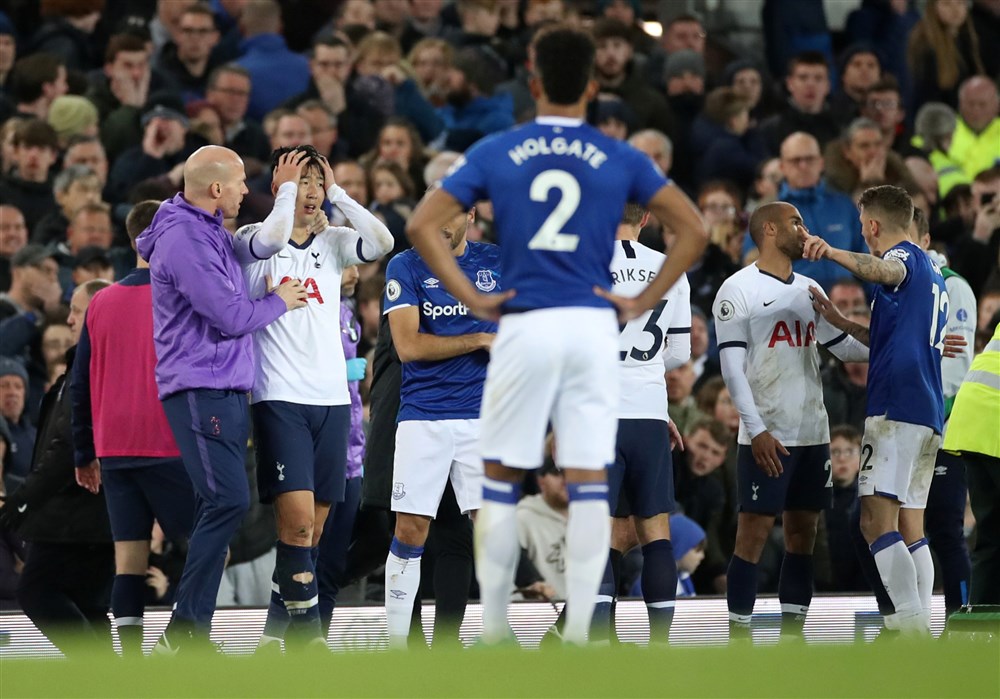Goodison Park in shock door huiveringwekkende blessure André Gomes