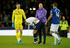Thumbnail for article: Sprakeloze Everton-spelers troosten onthutste Son: 'Hij is heel erg in de war'