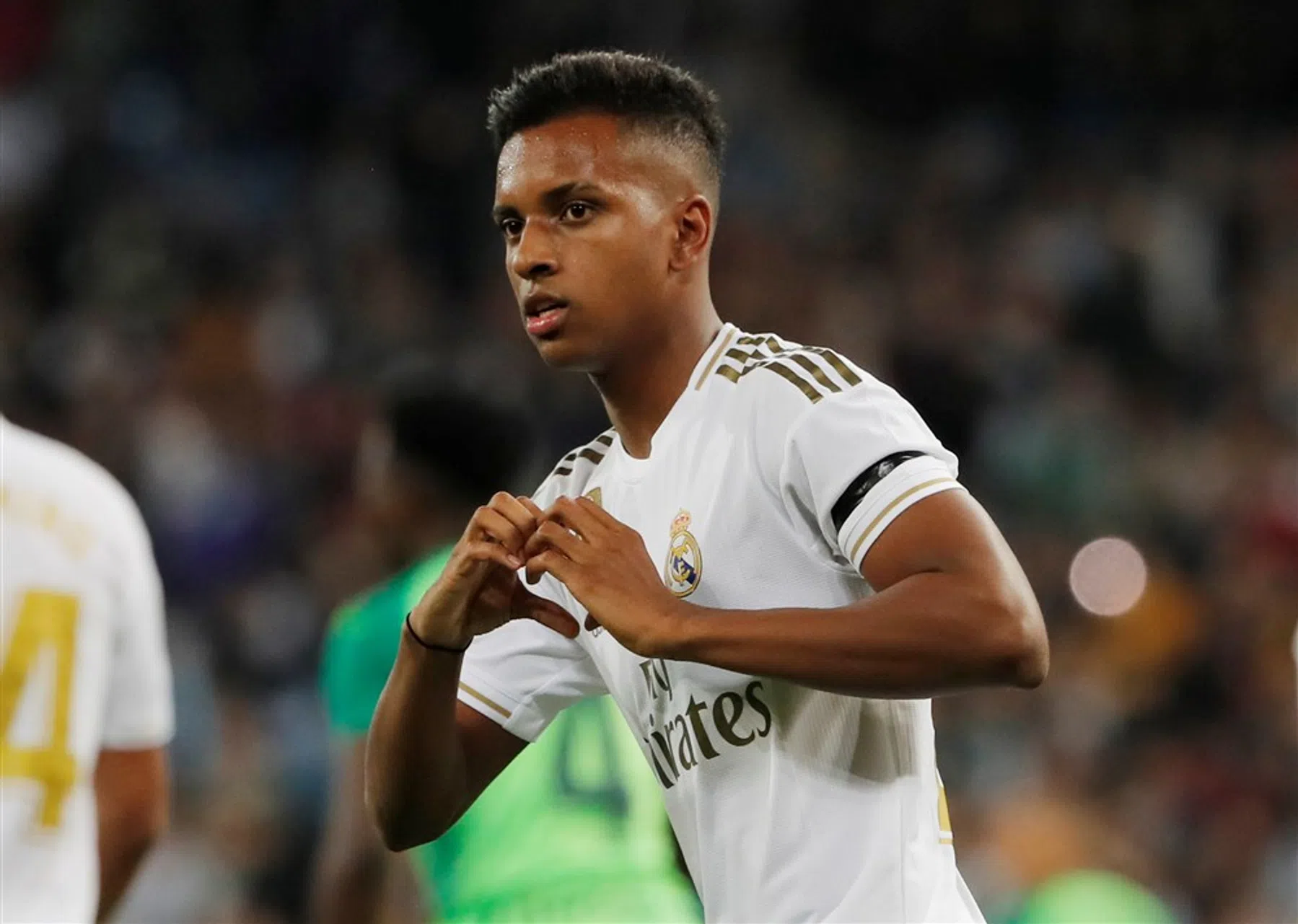 Real-pareltje Rodrygo vestigt record, pover PSG blijft foutloos