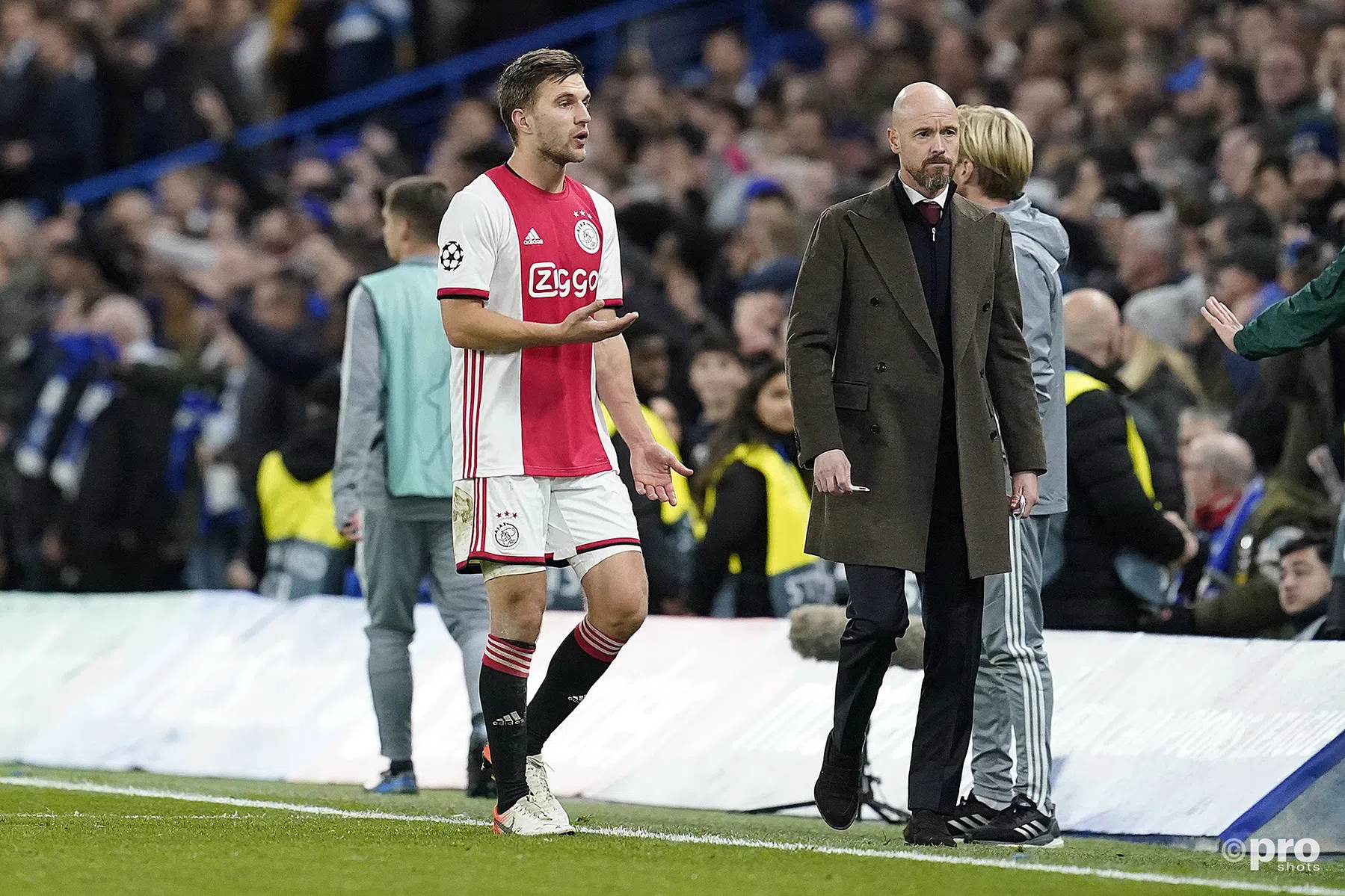 Vijf momenten waarop Ajax het duel met Chelsea uit handen gaf