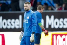 Thumbnail for article: Keeperscarrousel PSV roept veel vragen op: Van Bommel geeft antwoord 