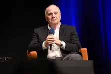 Thumbnail for article: Uli Hoeness zwaait af: warme provocateur die Bayern Rekordmeister maakte