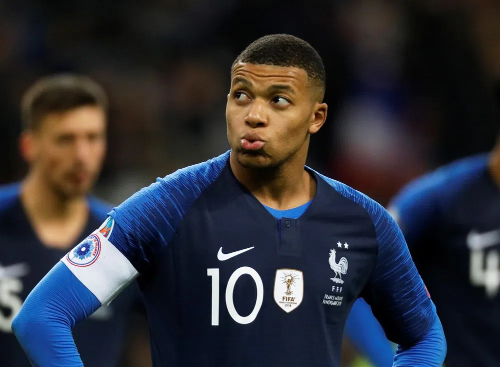 Kritiek op 'eenmansbedrijf' Mbappé: 'Hij kan niet alles in zijn eentje'