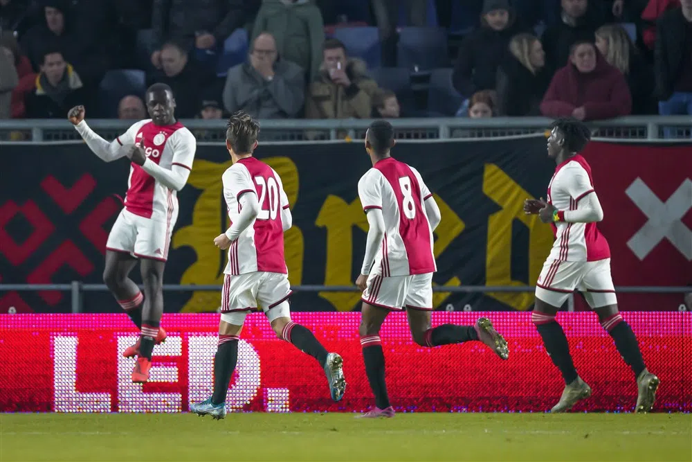 Brobbey houdt Jong Ajax in het spoor van Cambuur en De Graafschap