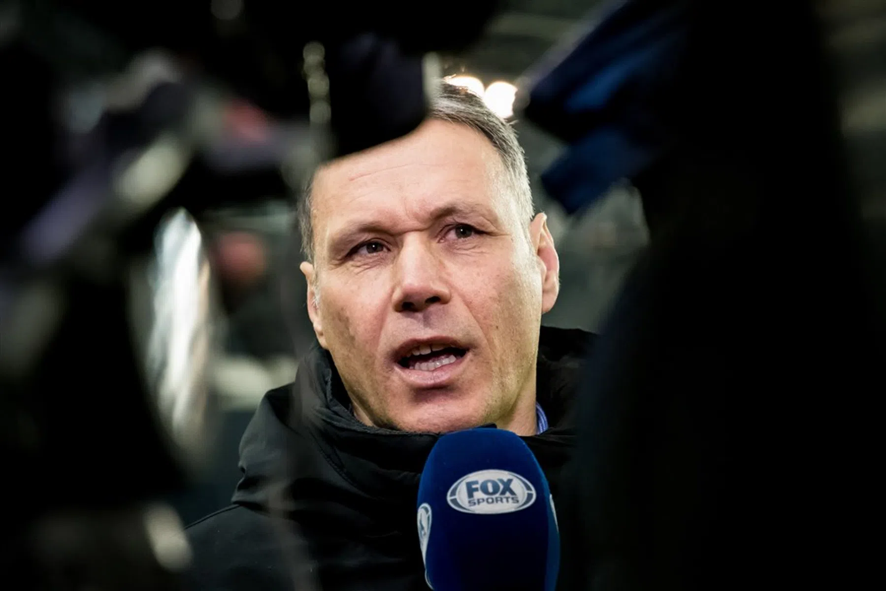 Van Basten biedt excuses aan na misplaatste grap op FOX Sports