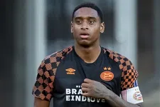 Thumbnail for article: Van Bommel geeft uitleg over aanvoerderswissel