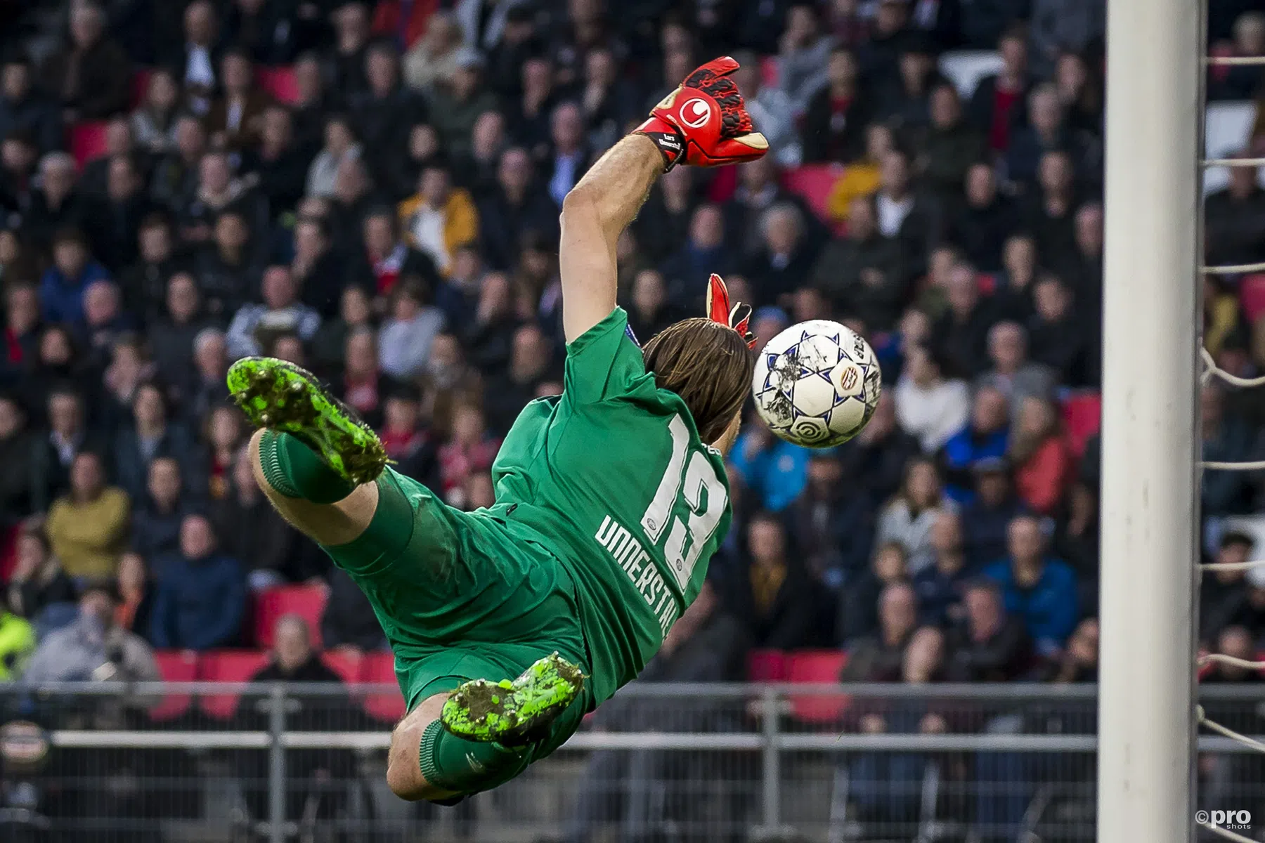 Eredivisie op Rapport: Unnerstall betaalt vertrouwen Van Bommel terug